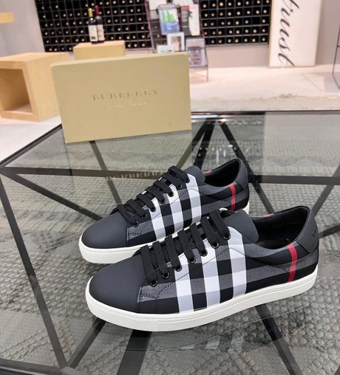 레플리카 버버리 스니커즈