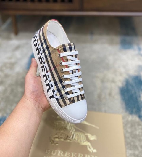 레플리카 버버리 스니커즈