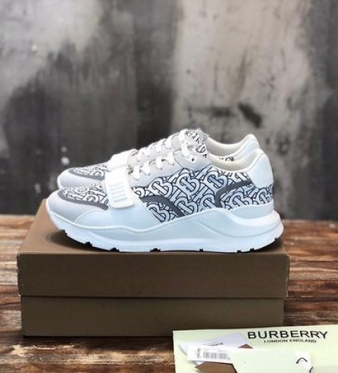 레플리카 버버리 빈티지 스니커즈
