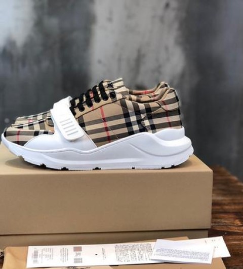 레플리카 버버리 빈티지 스니커즈