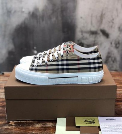 레플리카 버버리 스니커즈