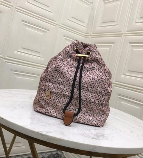 레플리카 버버리 포이베 드로스트링 버킷백