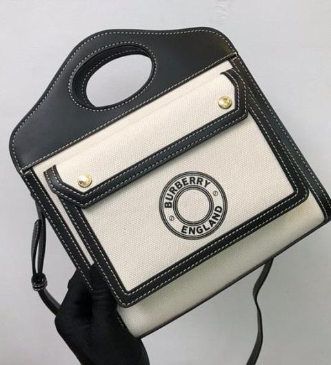 레플리카 버버리 트라이톤 코튼 캔버스 레더 포켓백 미니