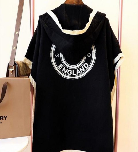 레플리카 버버리 로고 그래픽 울 캐시미어 자카드 후드 케이프