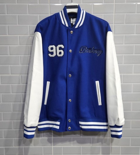 레플리카 버버리 넘버링 블루 바시티 자켓 AP팩토리