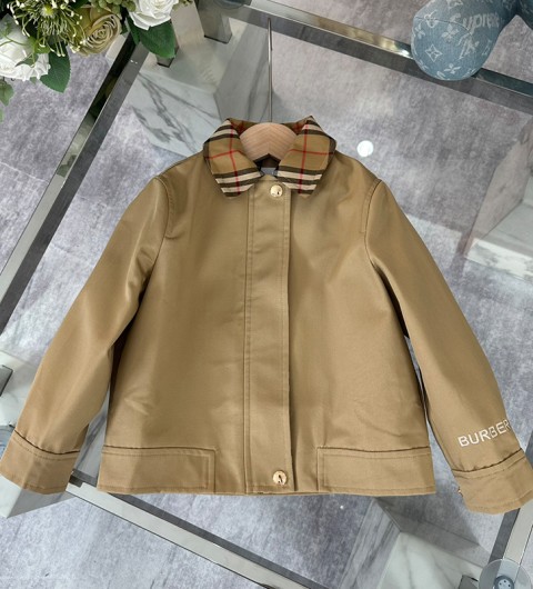 레플리카 버버리 키키즈 클래식 체크 자켓 CMD팩토리