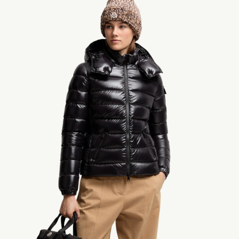 레플리카 몽클레어 Bady 후드 쇼트 다운 재킷 탑몽팩토리